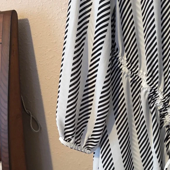 Black and White Striped Asymmetrical Top NWT - Picture 4 of 6